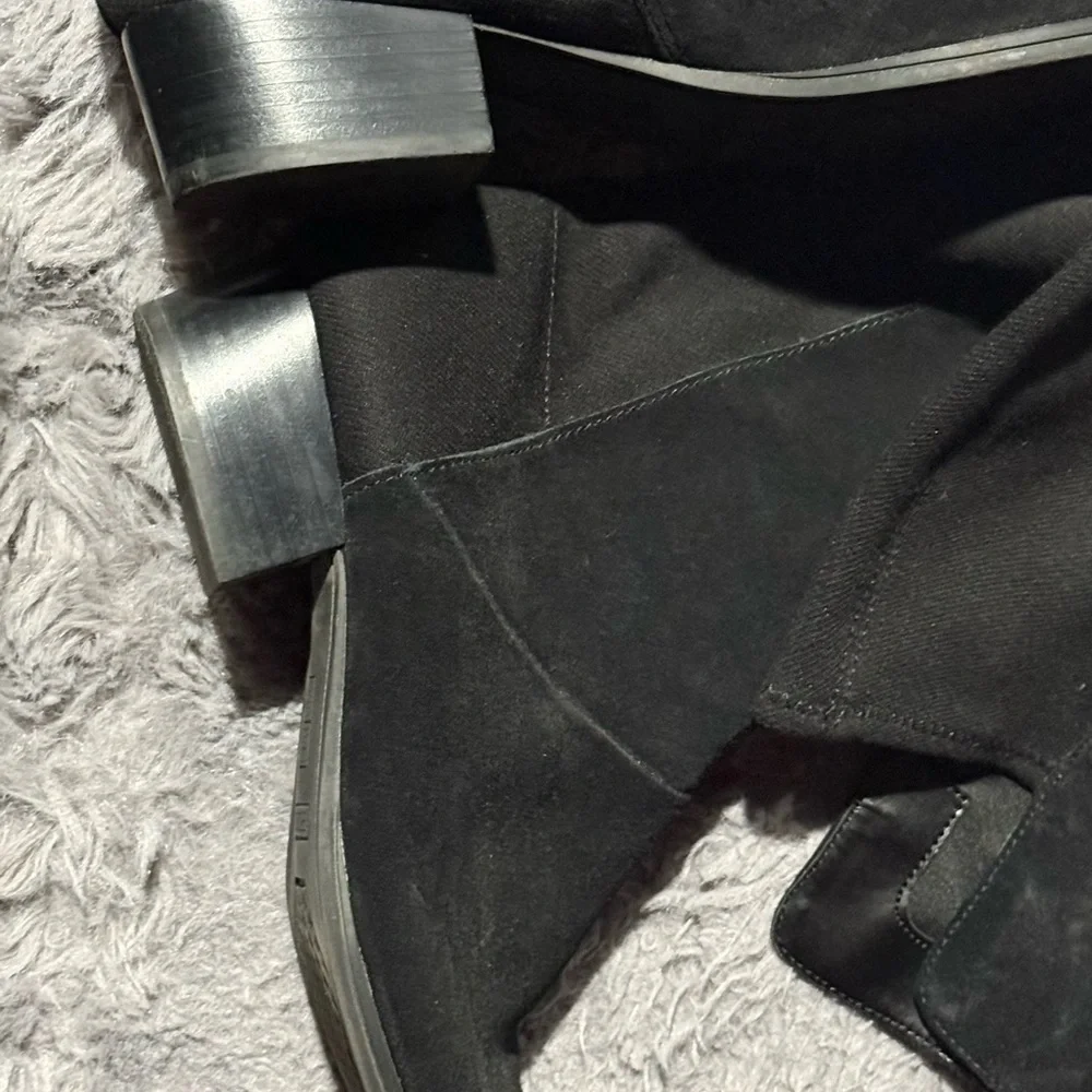 Elegant Black Over-the-Knee Boots - Picture 3 of 5
